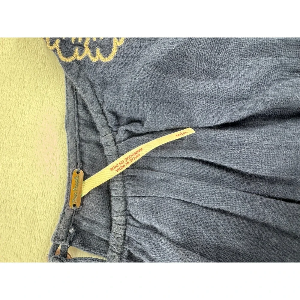 Free‎ People My Girl Floral Embroidered Blouse Women's Small Navy Cream Cropped